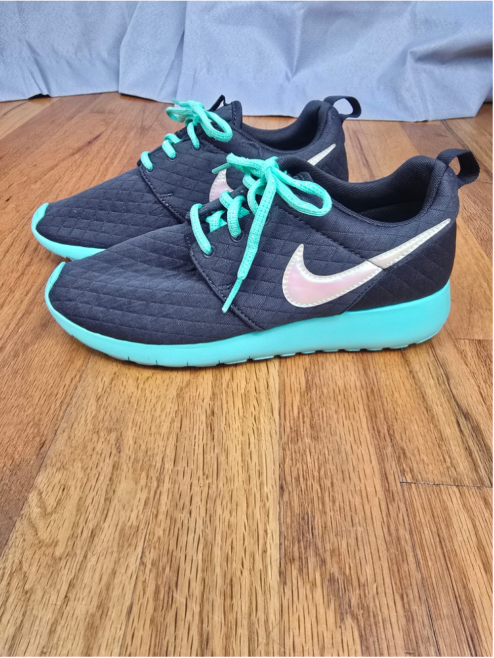 Women's Nike Sneakers Size 5 Black and Teal